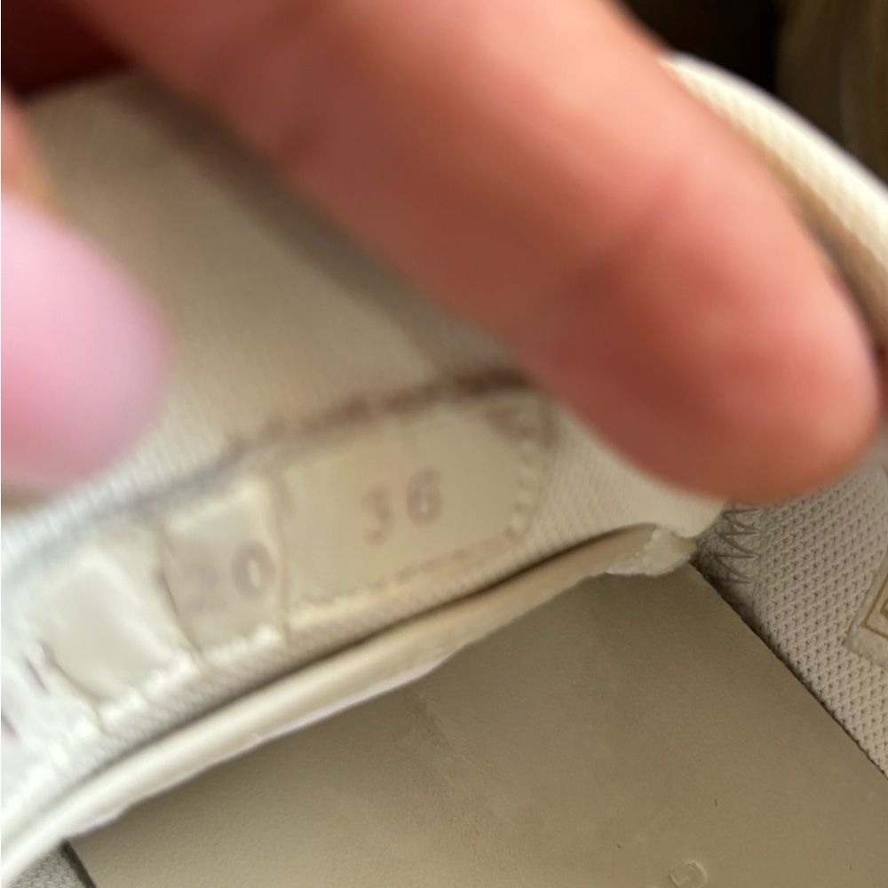 Givenchy Chito Sneakers - Picture 7 of 15